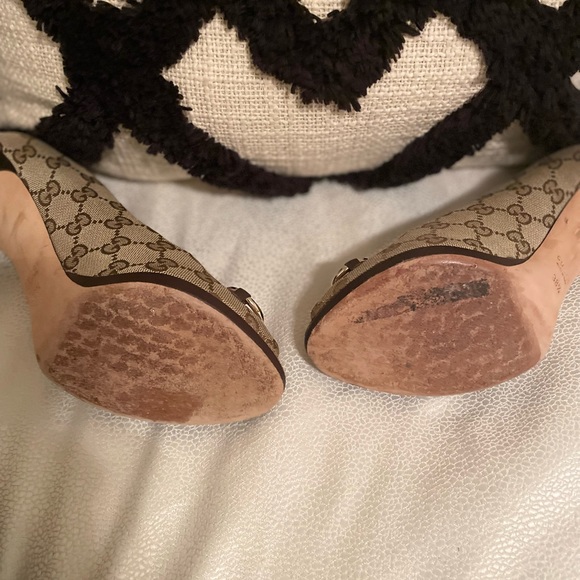 Free shipping **Gucci Beige/Brown GG Canvas Horsebit Peep Toe Pumps - Picture 7 of 9